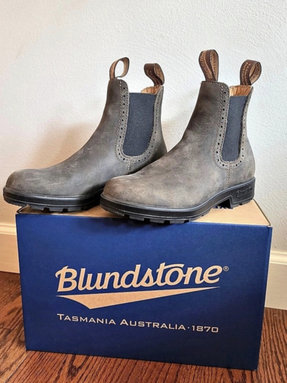 Blundstone Originals High Top Women's Boots in Rustic Brown